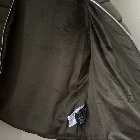 YMI Collection Olive Green Puffer Vest Size Small - Picture 15 of 16